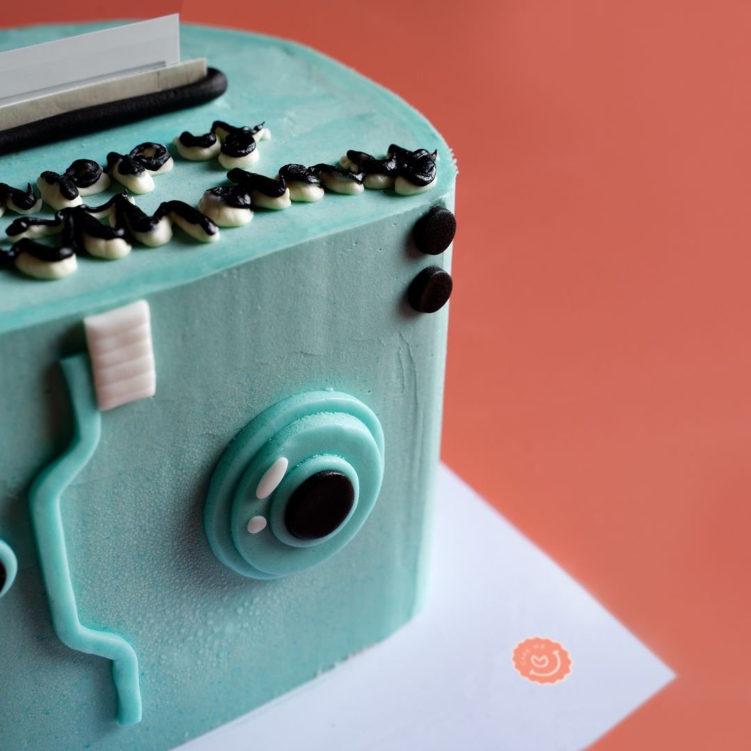 Customized Cakes CAKE ME