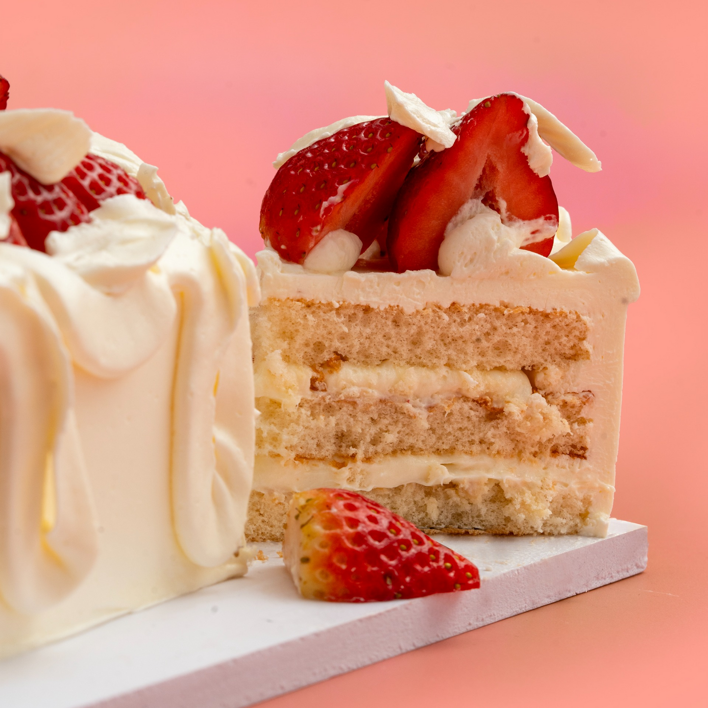 Strawberry Cake CAKE ME
